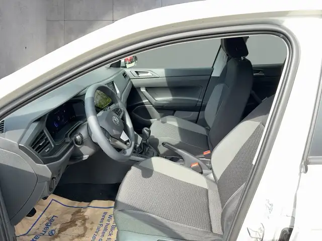 Volkswagen Polo view 9