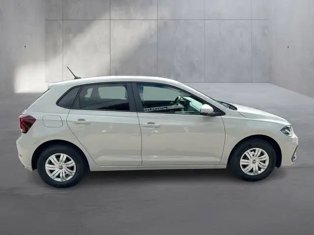 Volkswagen Polo view 6