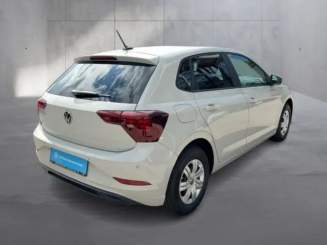 Volkswagen Polo view 5