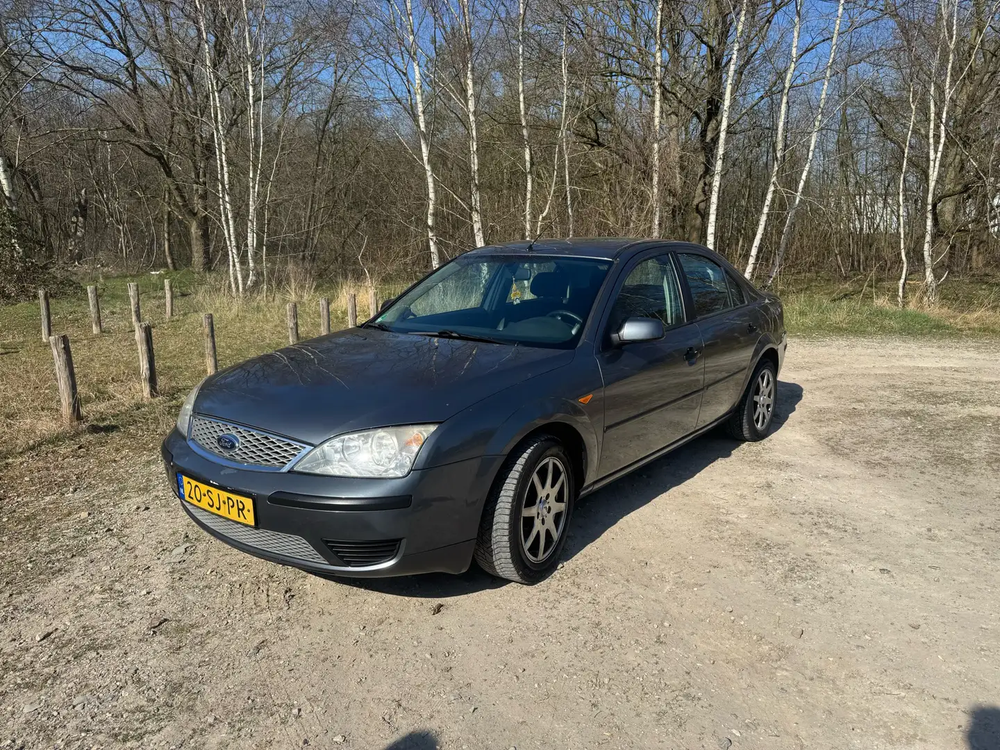 Ford Mondeo 1.8-16V Ambiente APK NIEUW Grijs - 1