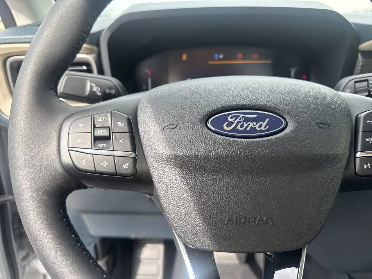 Ford Maverick снимка Ford Maverick