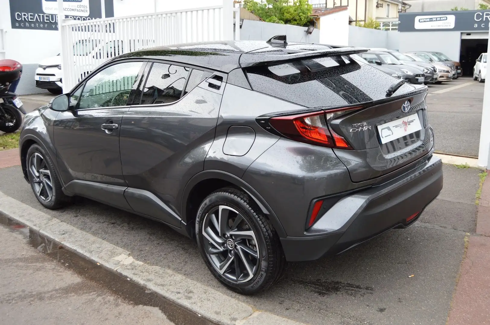 Toyota C-HR 1.8 HYBRIDE 122CH DESIGN ULTIMATE E-CVT Gris - 2