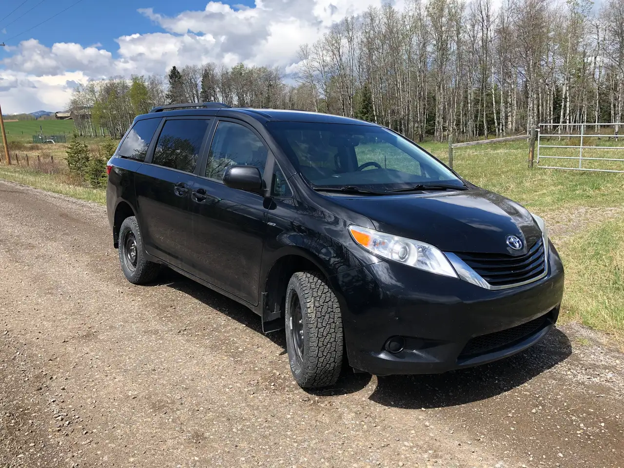 Toyota Sienna снимка Toyota Sienna