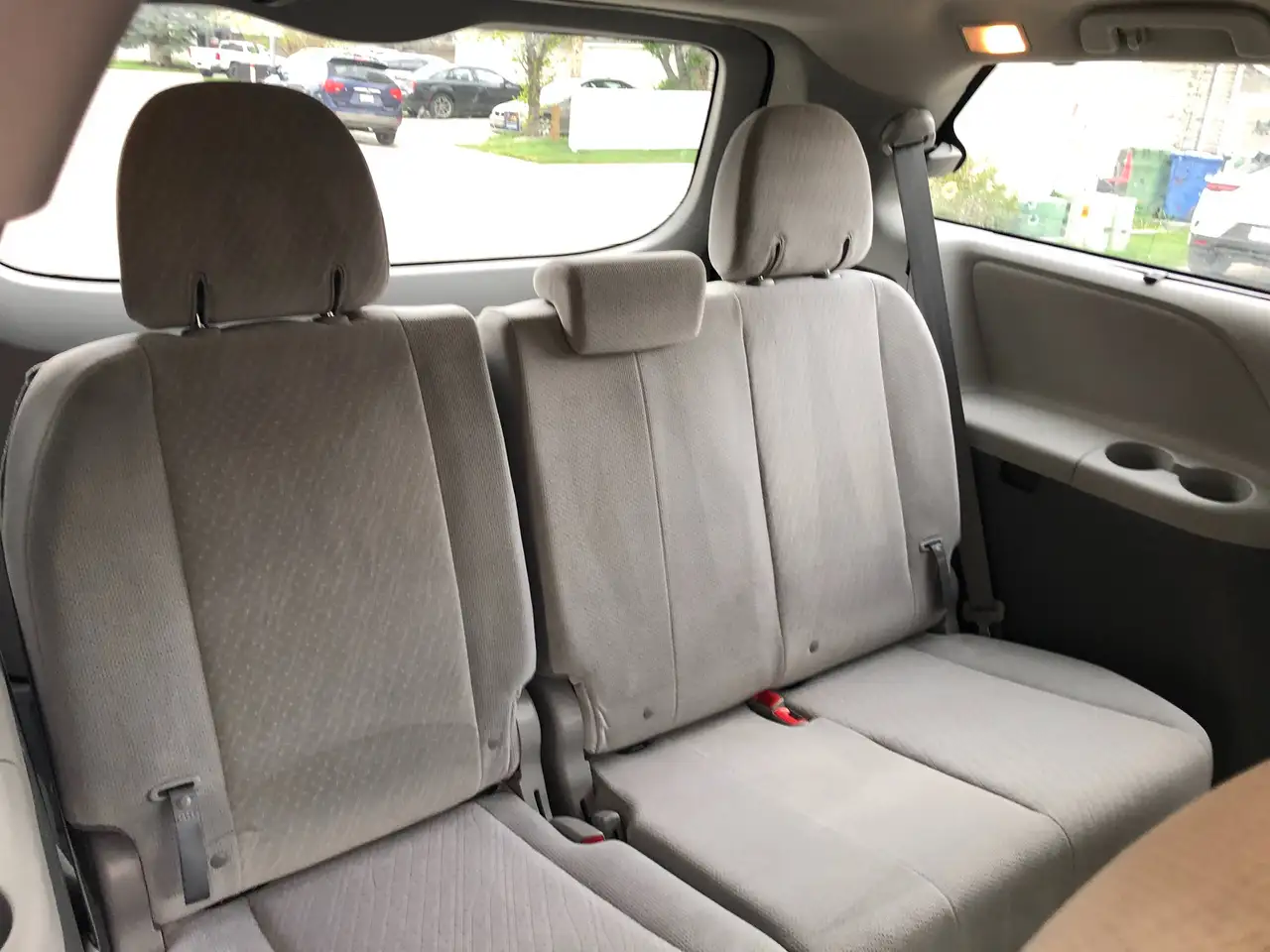Toyota Sienna снимка Toyota Sienna