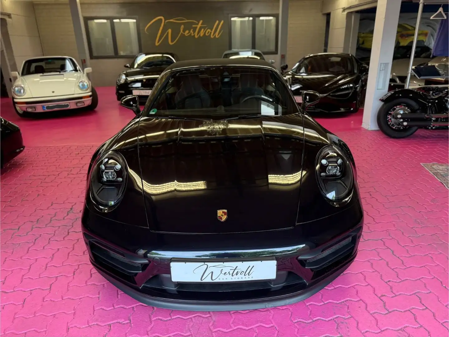 Porsche 992 4 GTS Cabrio,PDLS,Bose,Chrono,Approved Noir - 1