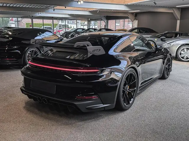 Porsche 911 view 13