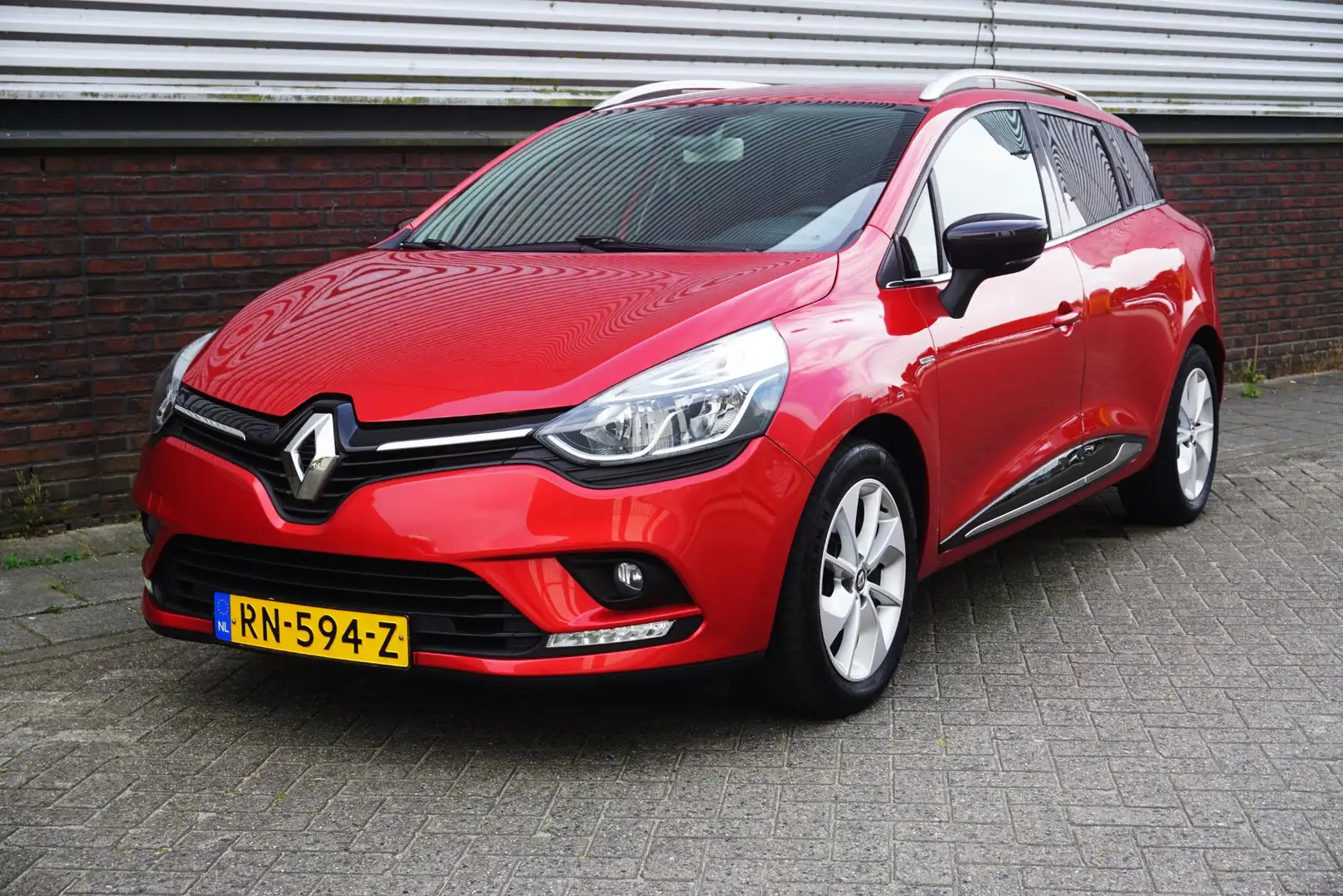 Renault Clio Estate 0.9 TCe Limited/Trekhaak/Parkeersensoren/LM Rood - 1