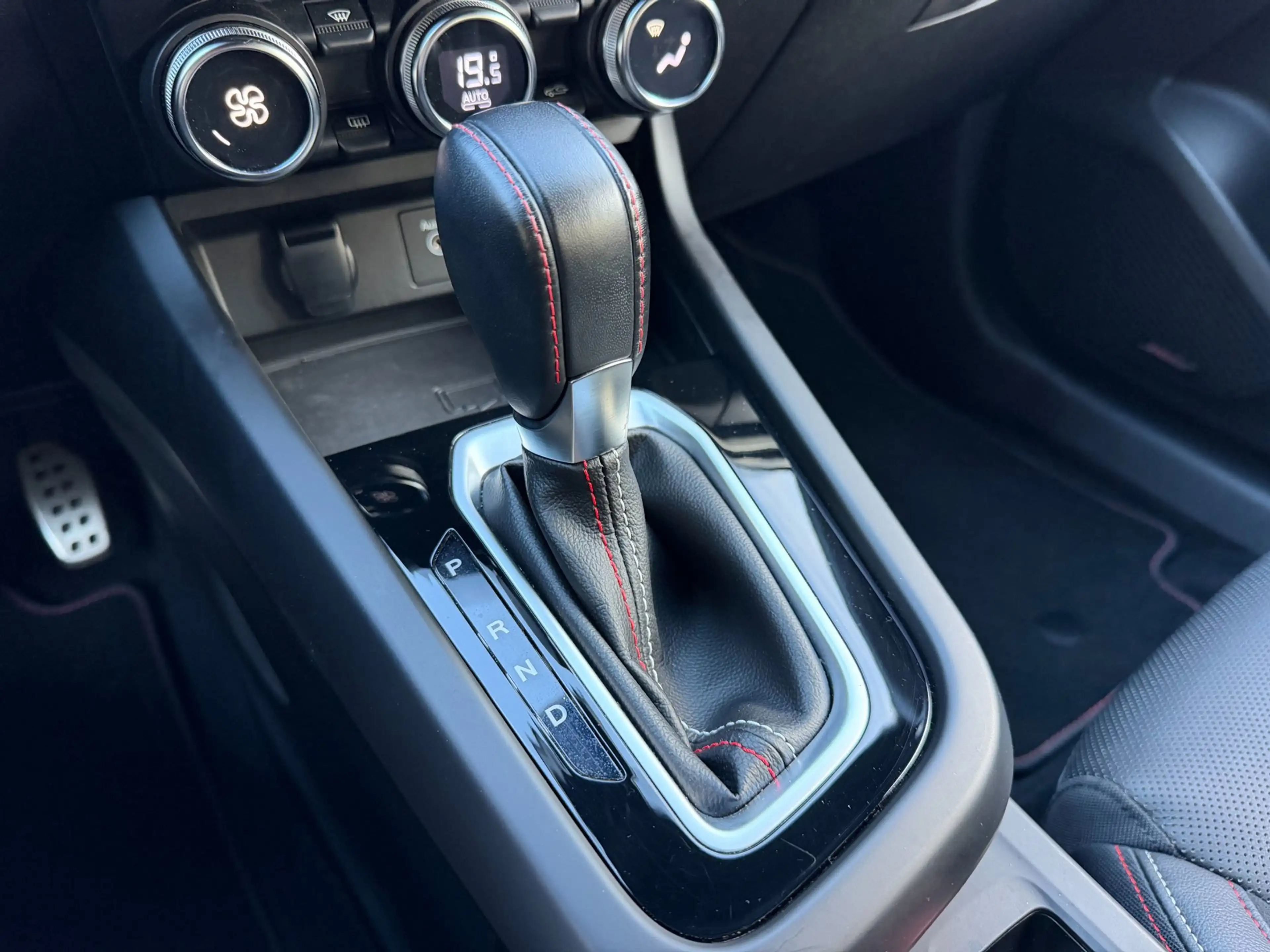 Renault Arkana 1.3 mild hybrid 160 R.S. line, leder, navi, adapt — photo 28