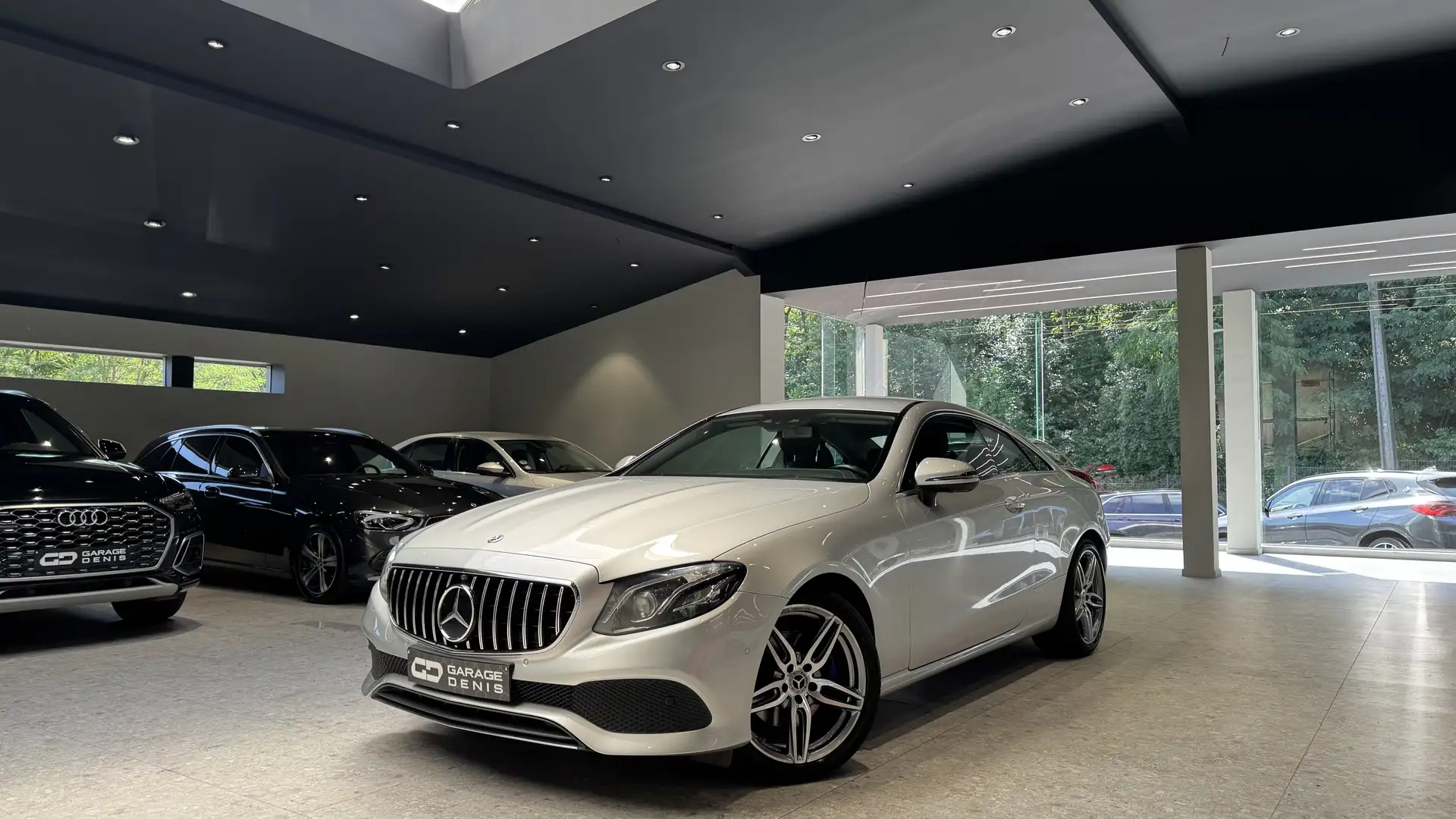 Mercedes-Benz E 220 Coupe d **PACK AMG**GPS+CAMERA360*LED**GARANTIE* Grijs - 1