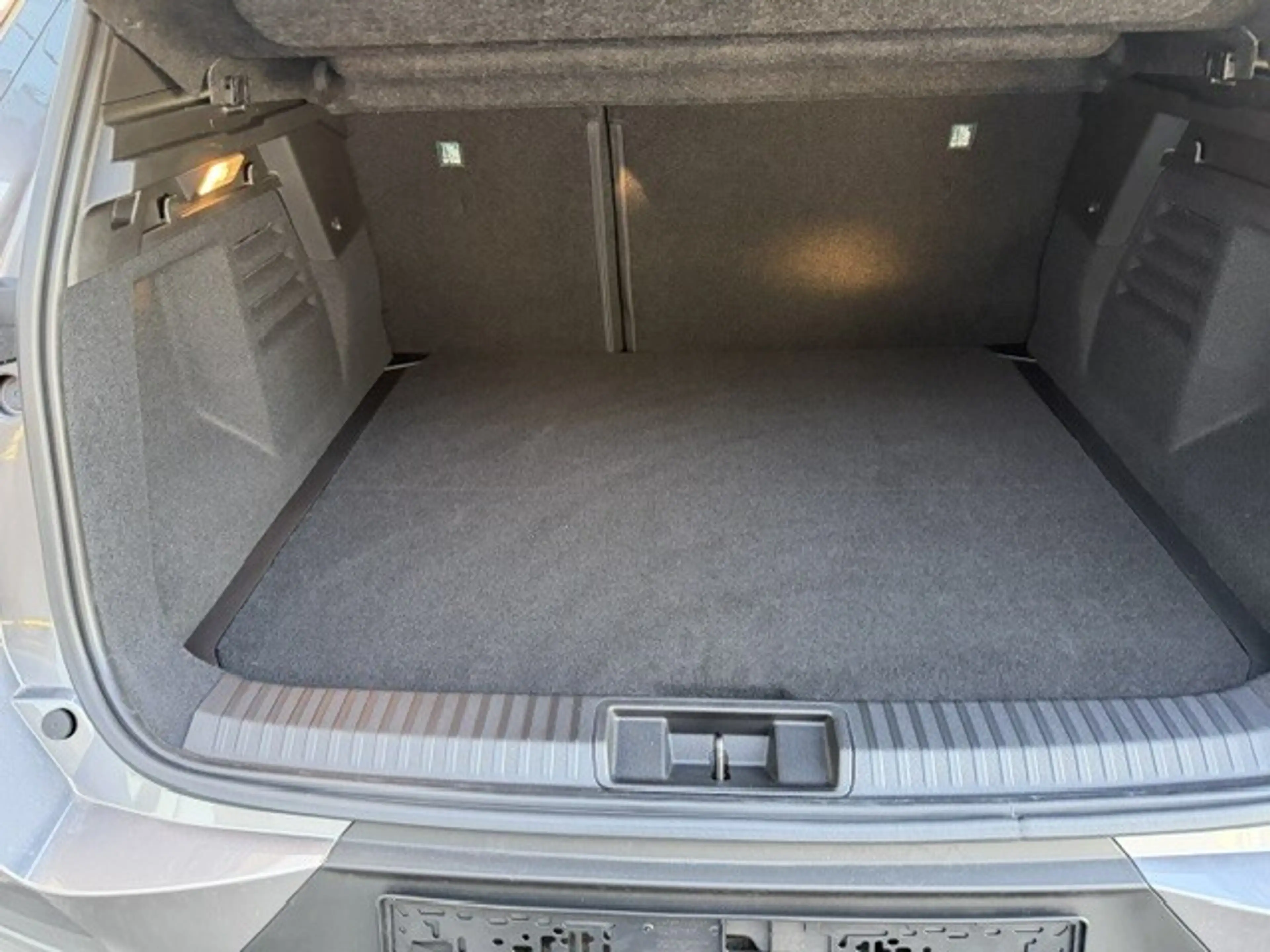Mitsubishi Grandis Invite 1,8 HEV Aut. — photo 10