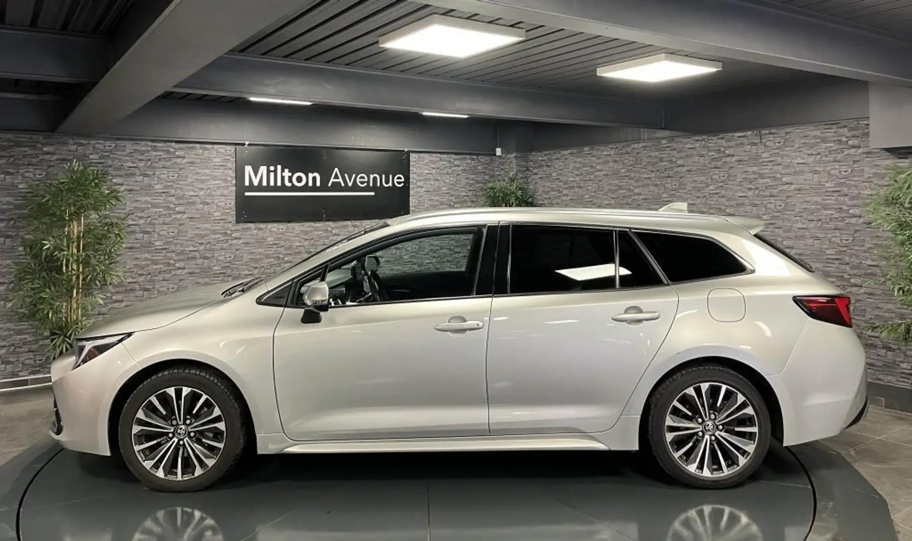 Toyota Corolla Corolla Touring Sports 2.0 Hybrid 196 Design Gris - 2