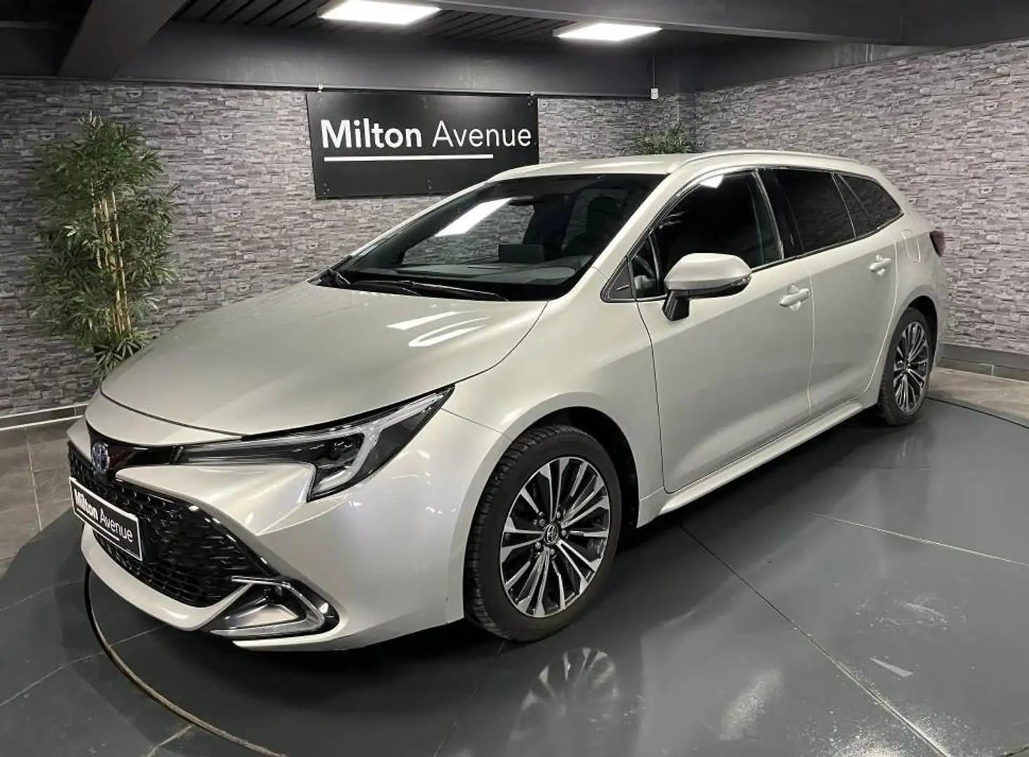 Toyota Corolla Corolla Touring Sports 2.0 Hybrid 196 Design Gris - 1