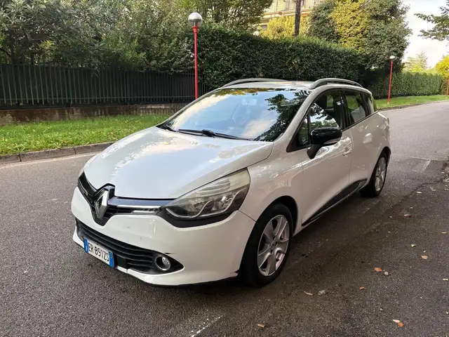 Renault Clio view 6