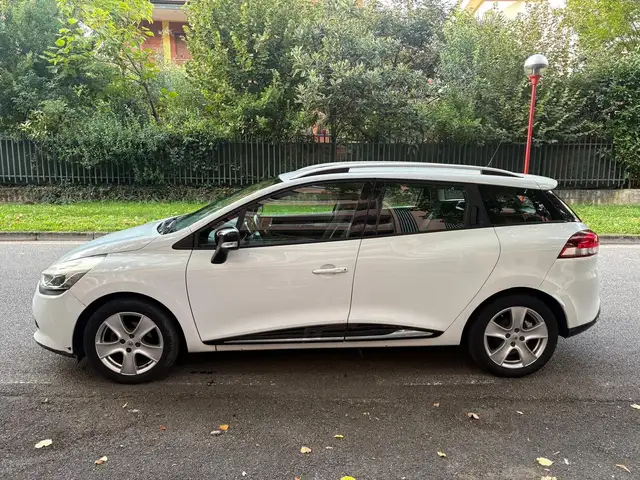 Renault Clio view 9