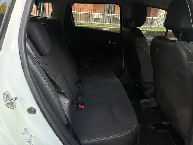 Renault Clio view 8