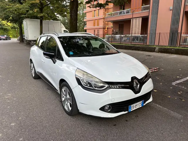 Renault Clio view 4