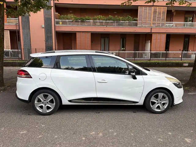 Renault Clio view 3