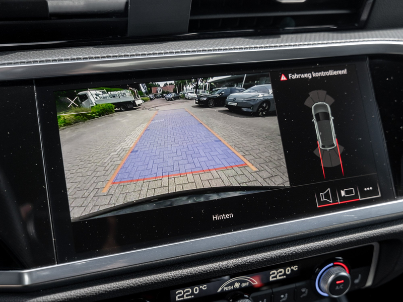 Audi Q3 S line 35 TFSI S tronic — photo 13