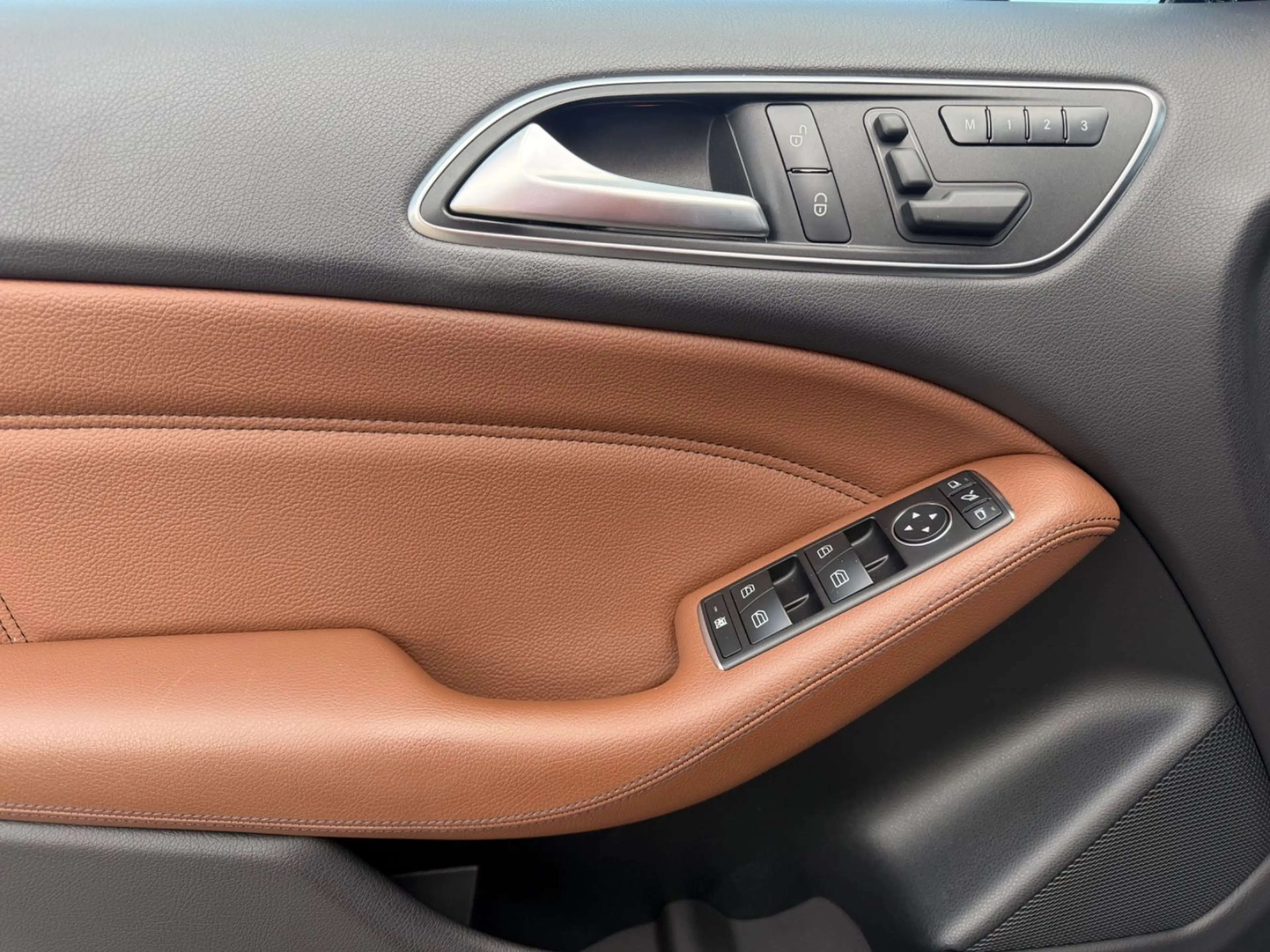 Mercedes-Benz B 200 Automatik Vollleder Sport-Paket Kamera — photo 13