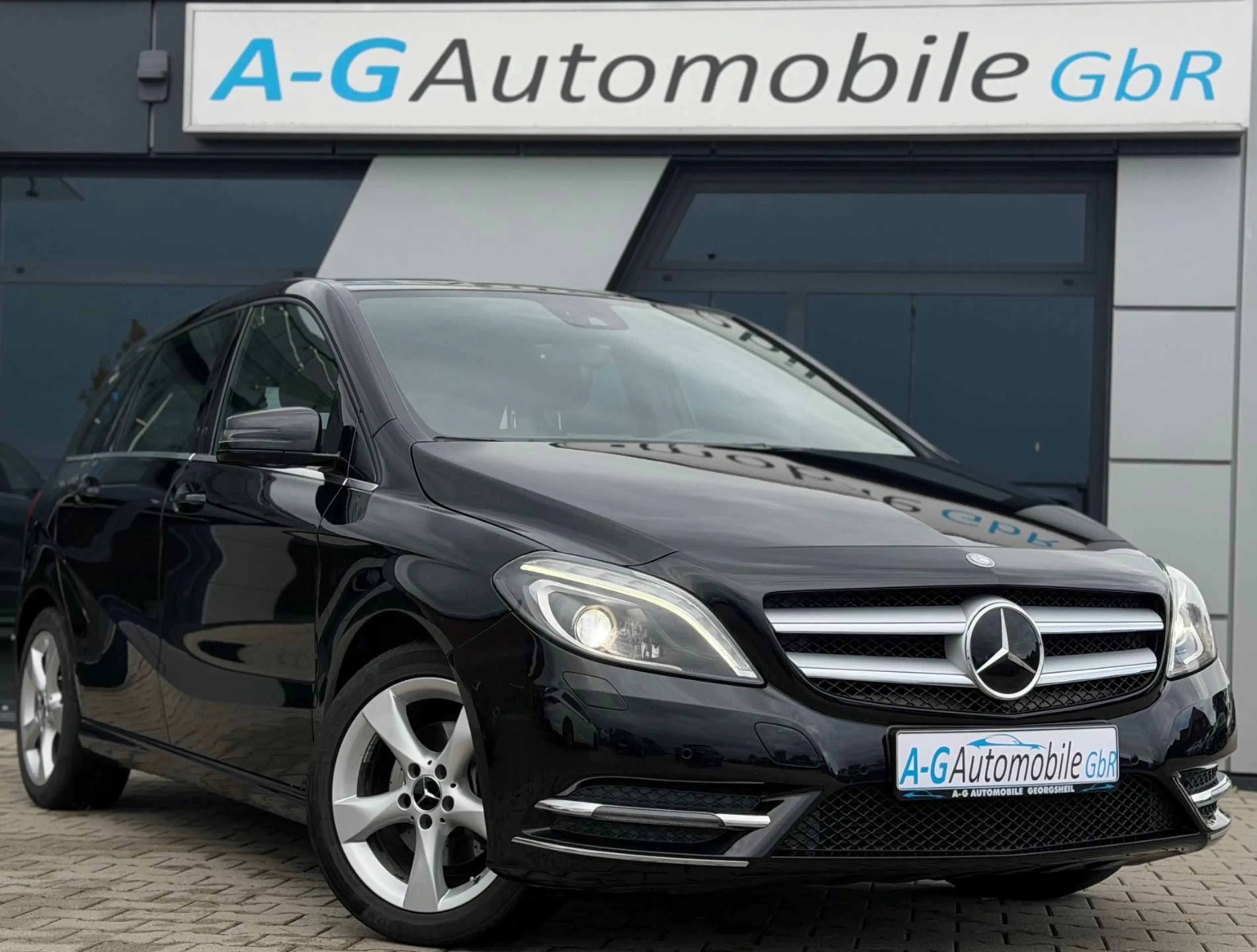Mercedes-Benz B 200 Automatik Vollleder Sport-Paket Kamera
