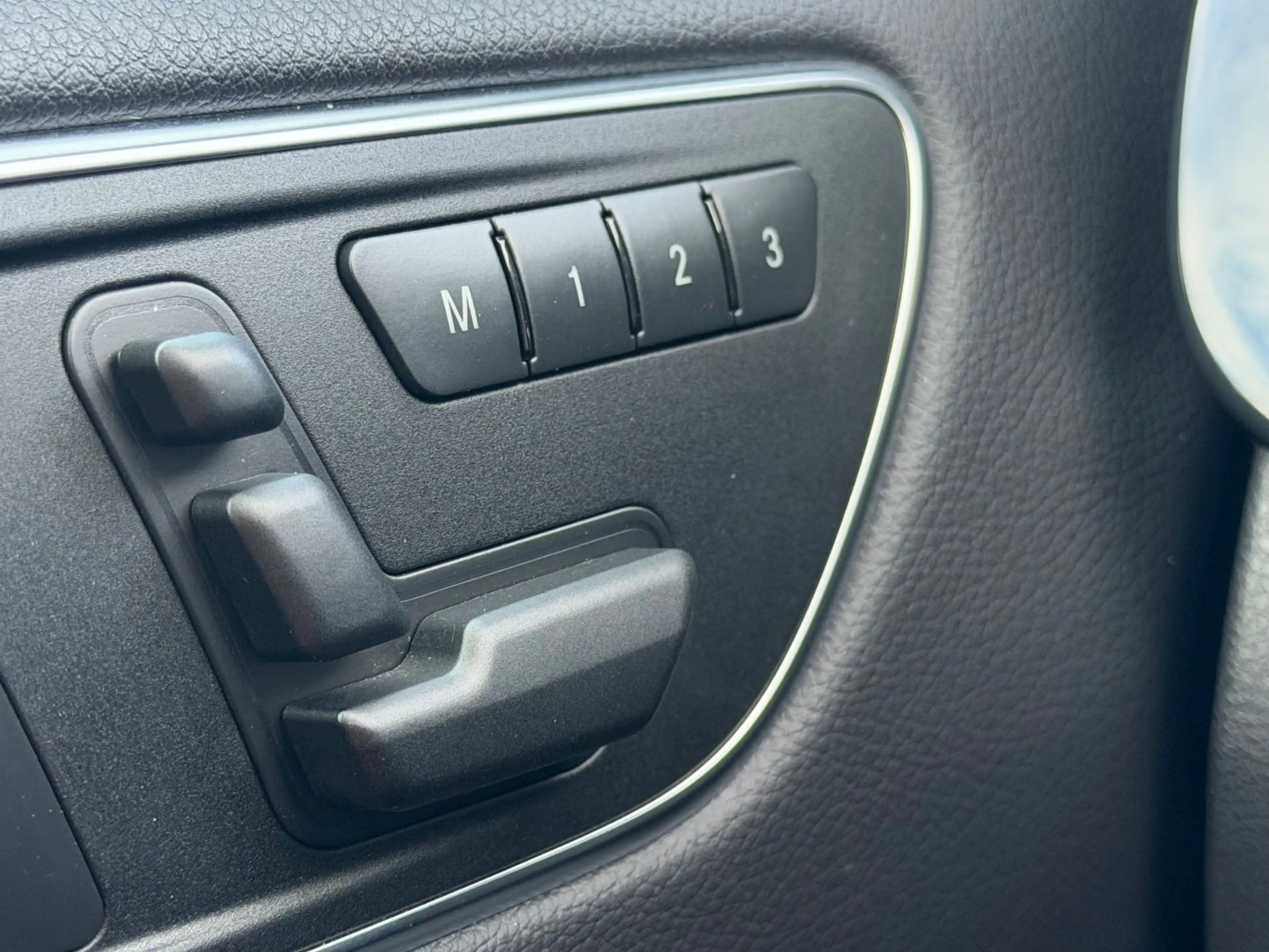 Mercedes-Benz B 200 Automatik Vollleder Sport-Paket Kamera — photo 14
