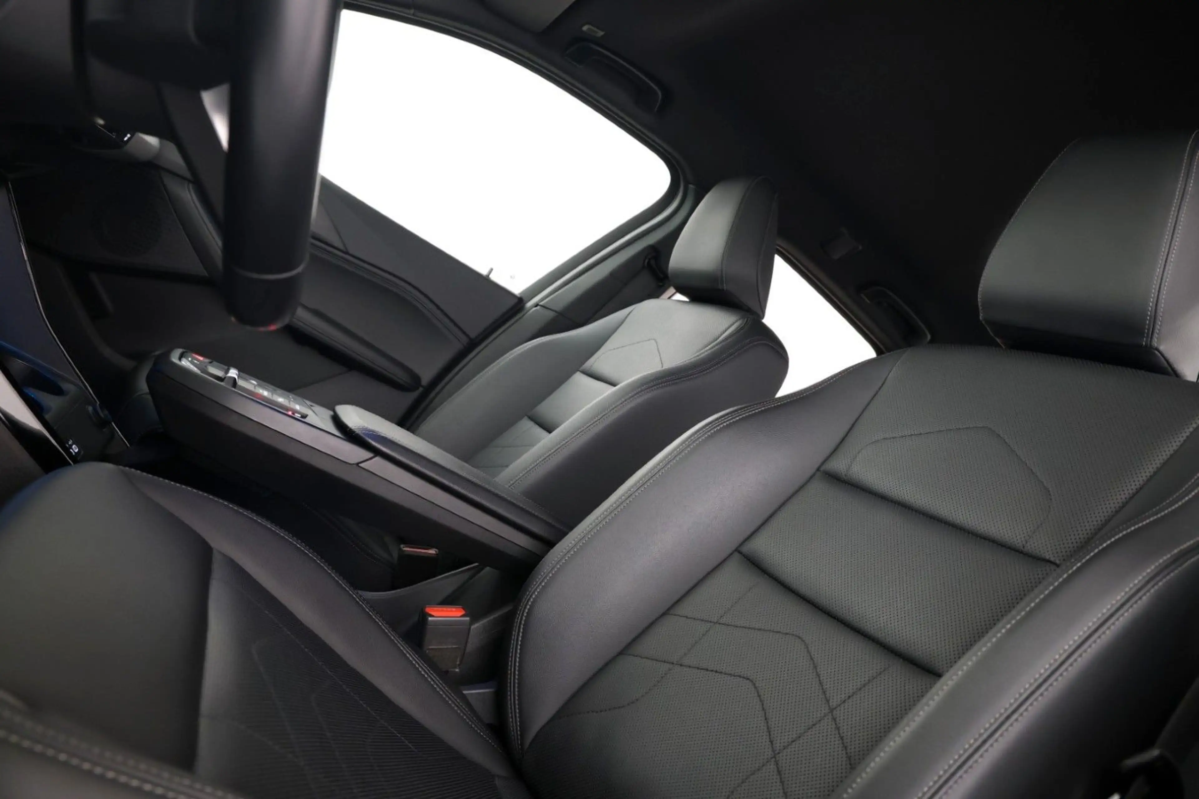 BMW 218 Widscreen RFK AHK 1.Hand — photo 15