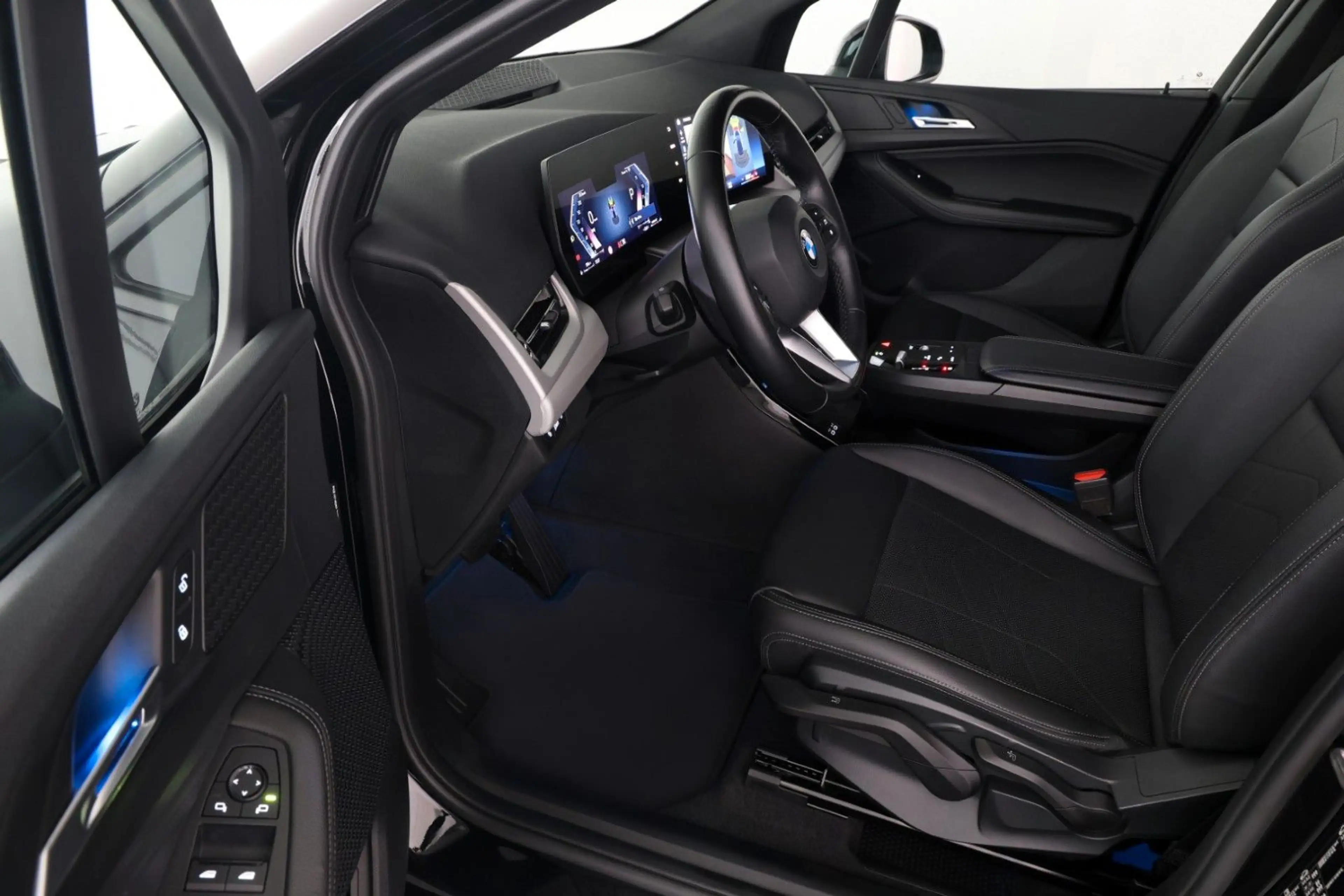 BMW 218 Widscreen RFK AHK 1.Hand — photo 10