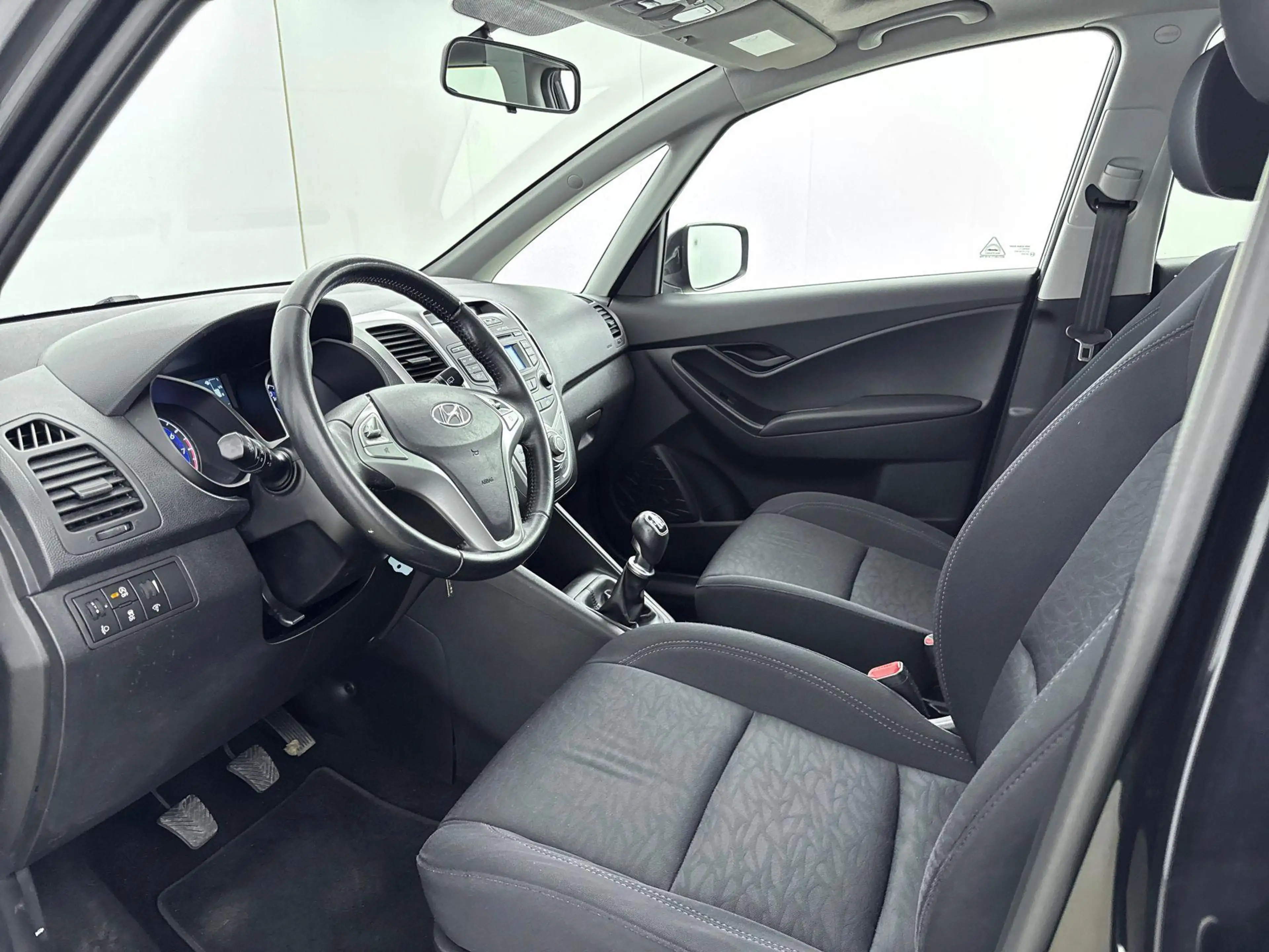 Hyundai iX20 1.6i i-MOTION | SCHUIFKANTEL DAK | AIRCO | ELEKTRI — photo 13