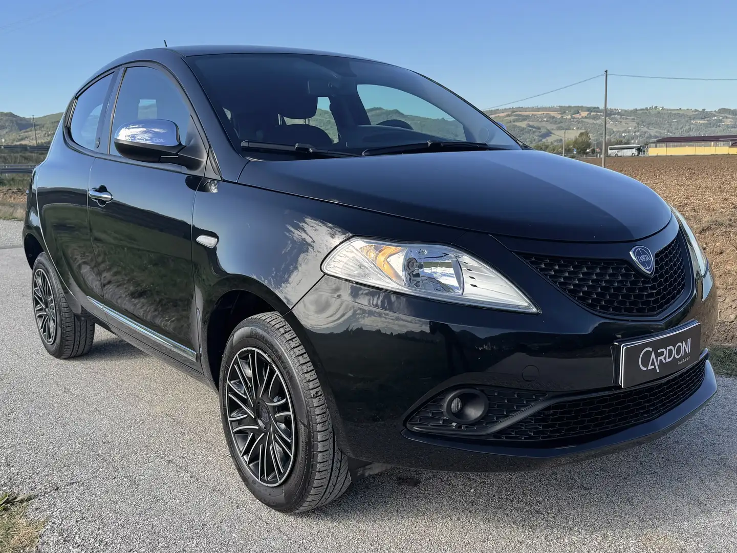 Lancia Ypsilon Ypsilon III 2015 0.9 t.air Gold  metano 70cv my19 Nero - 1