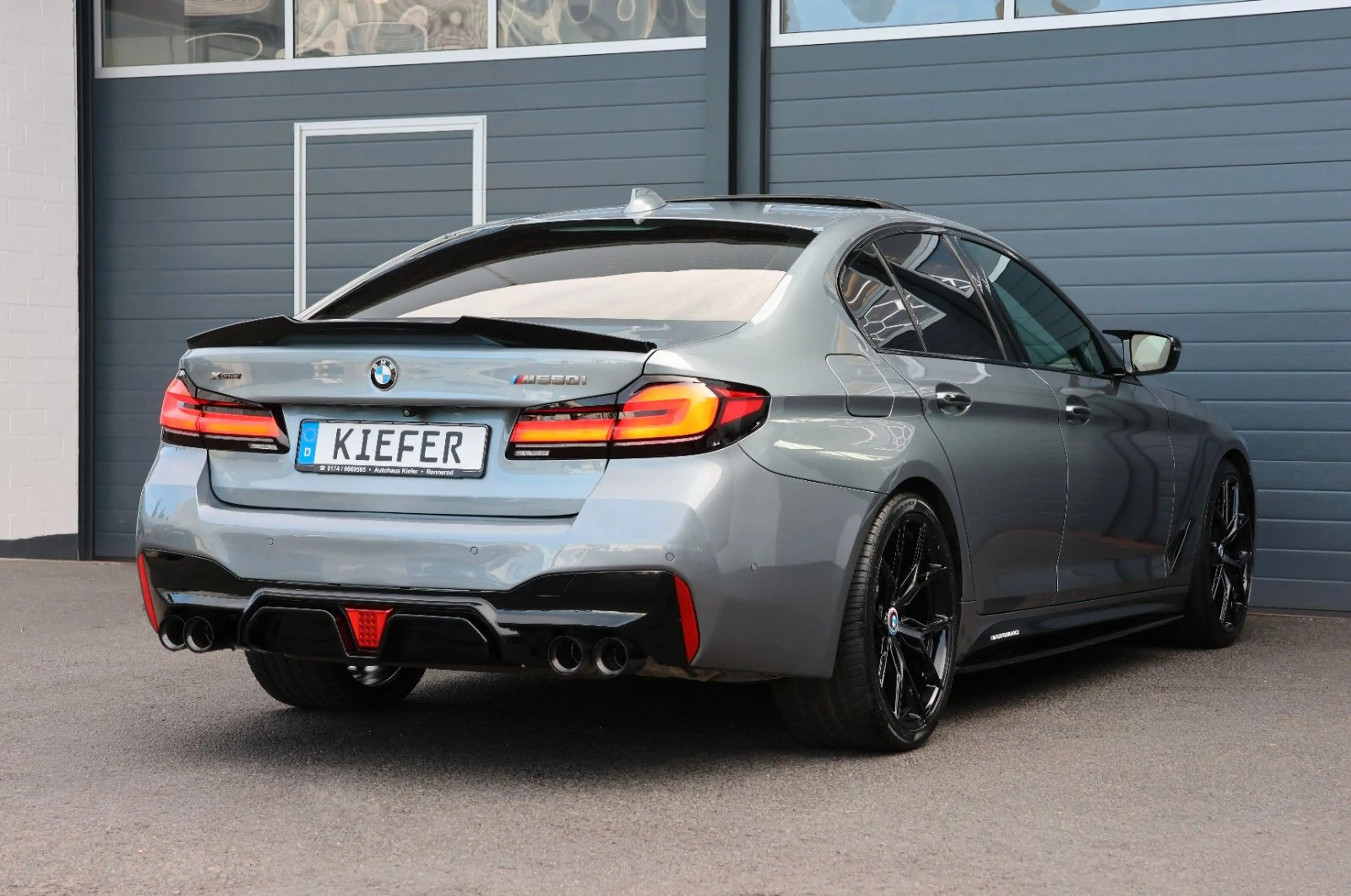 BMW 550 i xDrive/LASER/HUD/H&K/HUD/4xSHZ/TOTW/KAMERA — photo 7