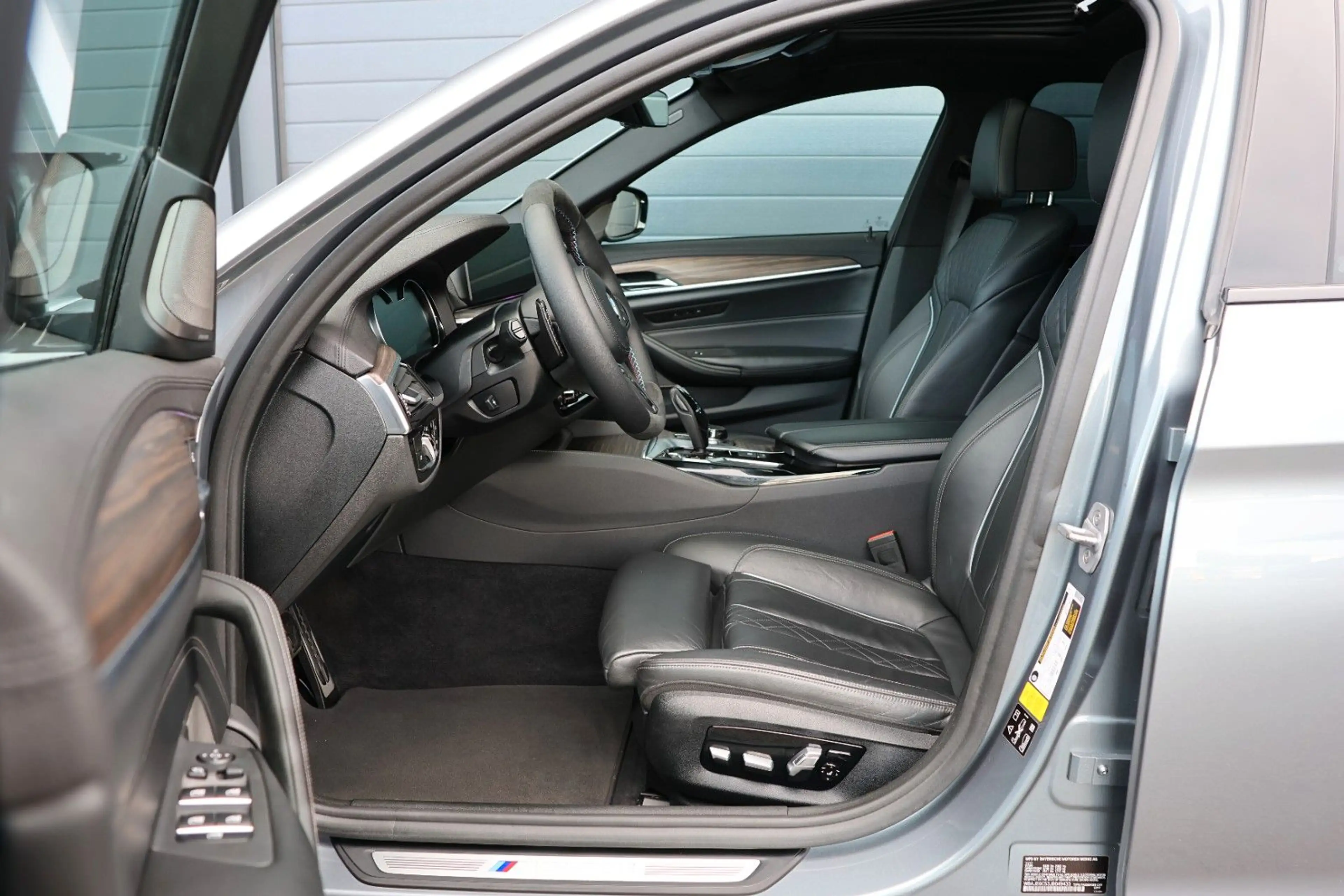 BMW 550 i xDrive/LASER/HUD/H&K/HUD/4xSHZ/TOTW/KAMERA — photo 15