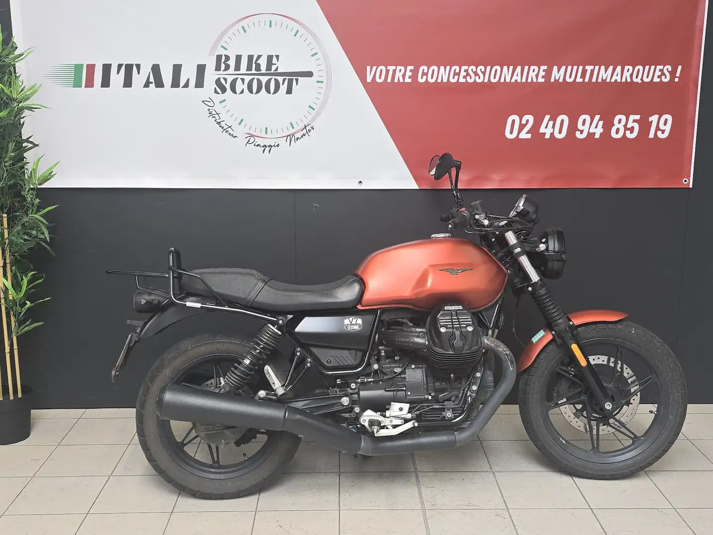 Moto Guzzi V 7 Portocaliu - 1