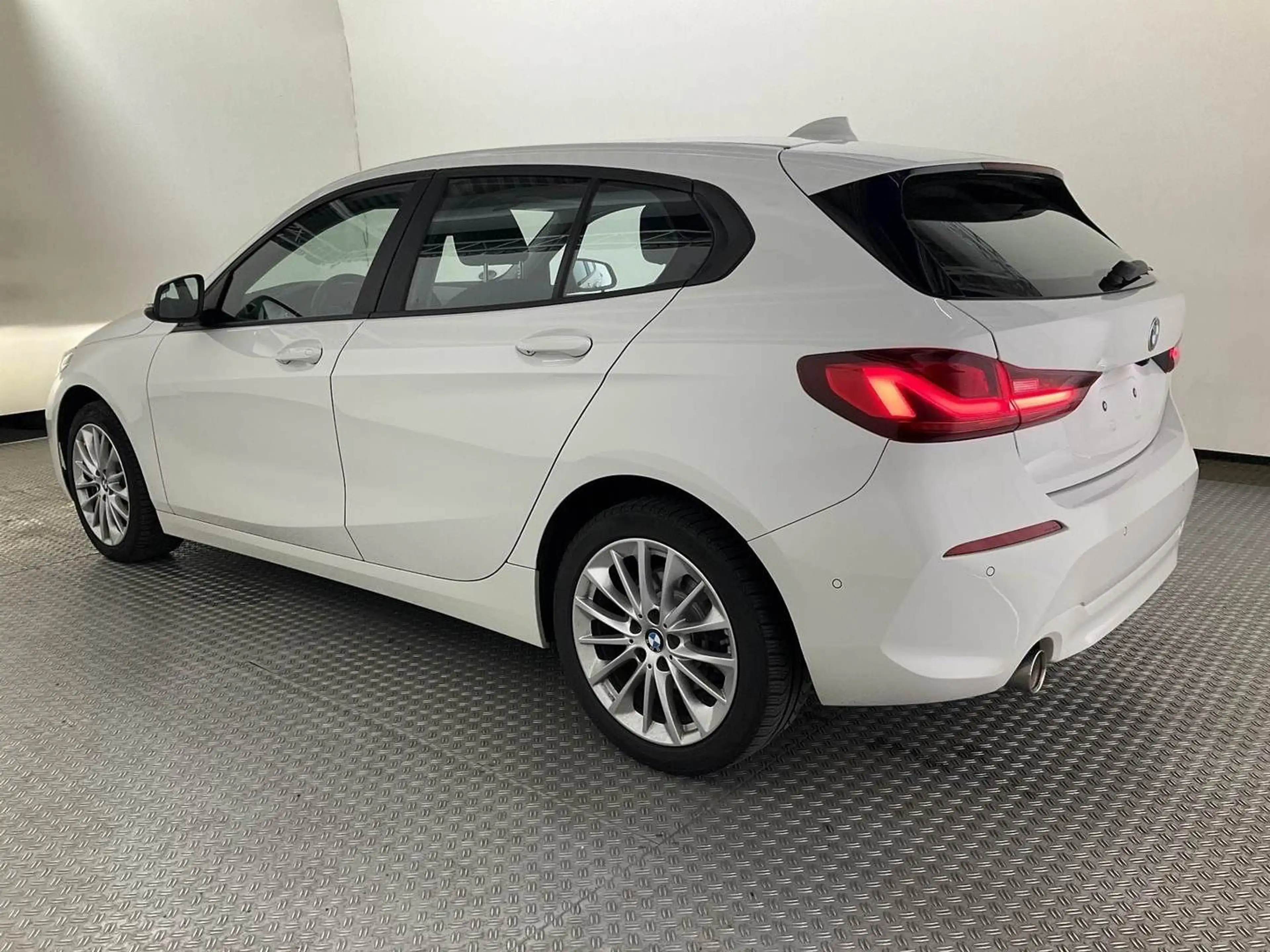 BMW 118 i Limousine Advantage Kamera Garantie 1 Hand — photo 2