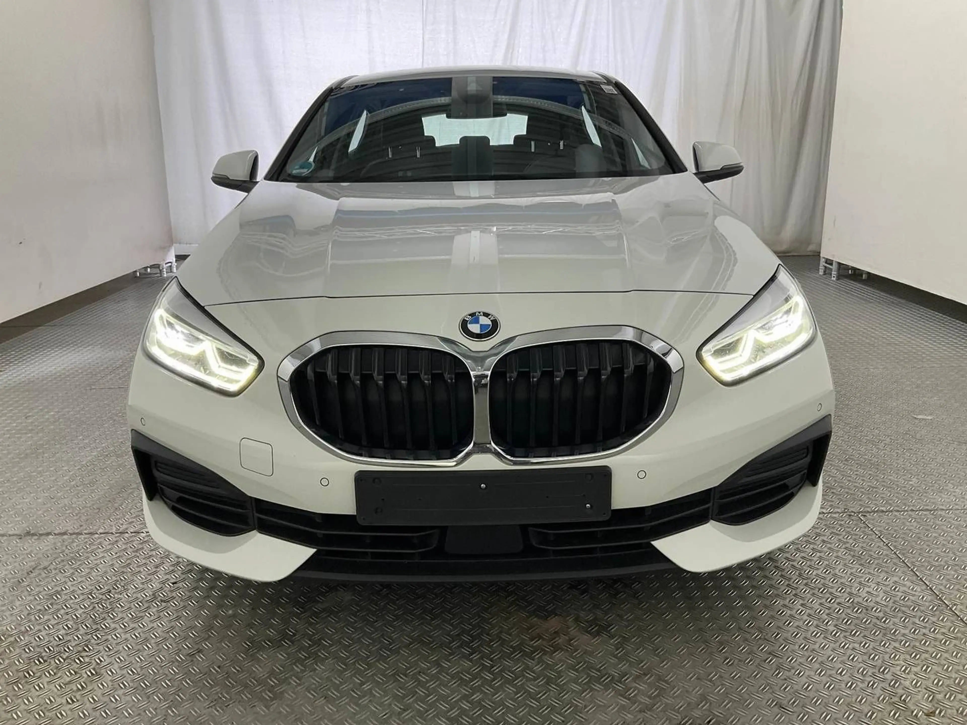BMW 118 i Limousine Advantage Kamera Garantie 1 Hand