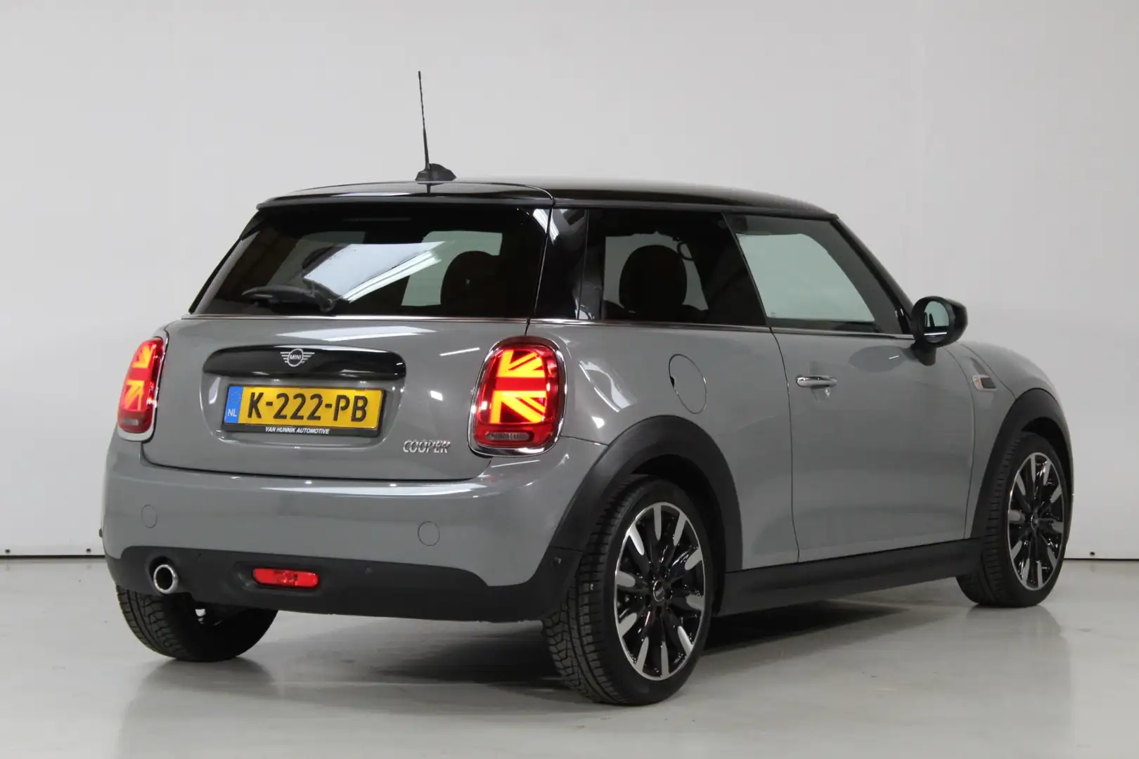 MINI Cooper Mini 1.5 Chili Automaat | Head-Up | Keyless | Sfee Gris - 2