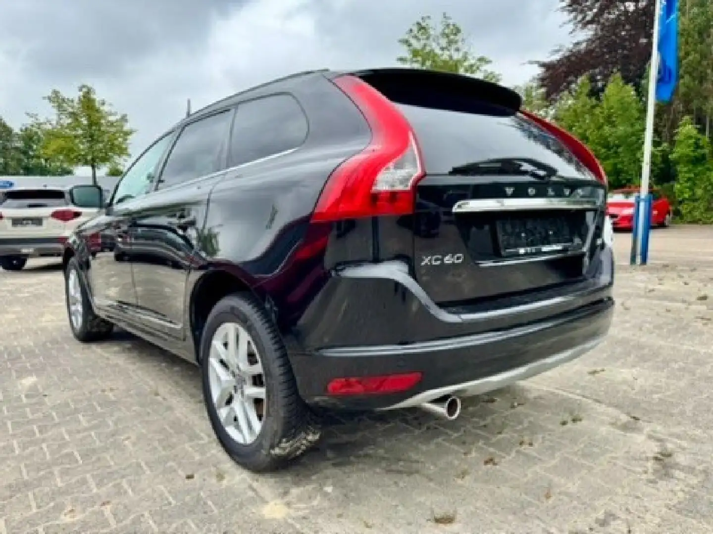 Volvo XC60 Summum 2WD *Leder-SHZ-eHeck-GJR-Navi* Siyah - 2