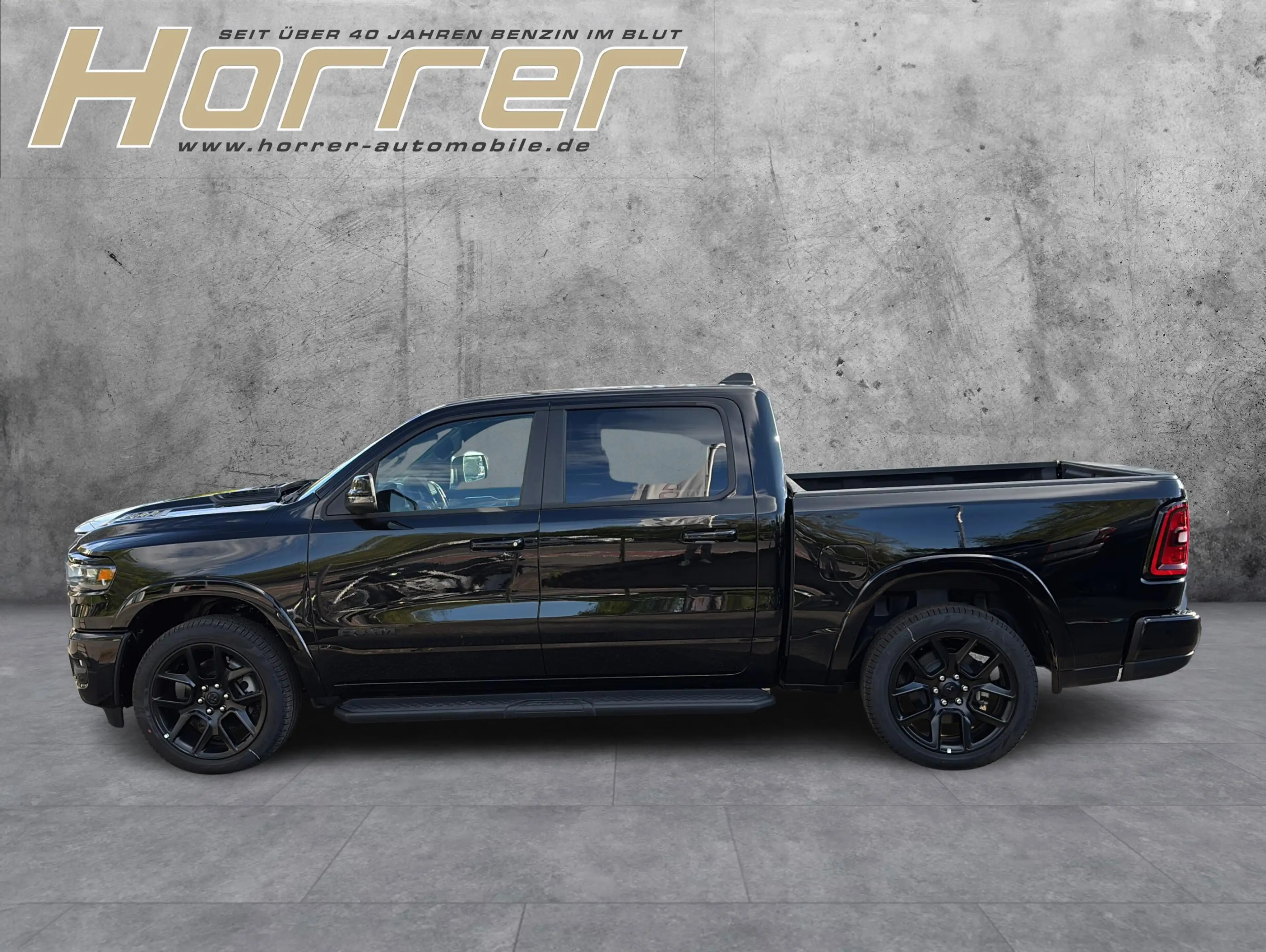 Dodge RAM 1500 3.0L Crew Cab 4x4 Laramie Night LPG — photo 3