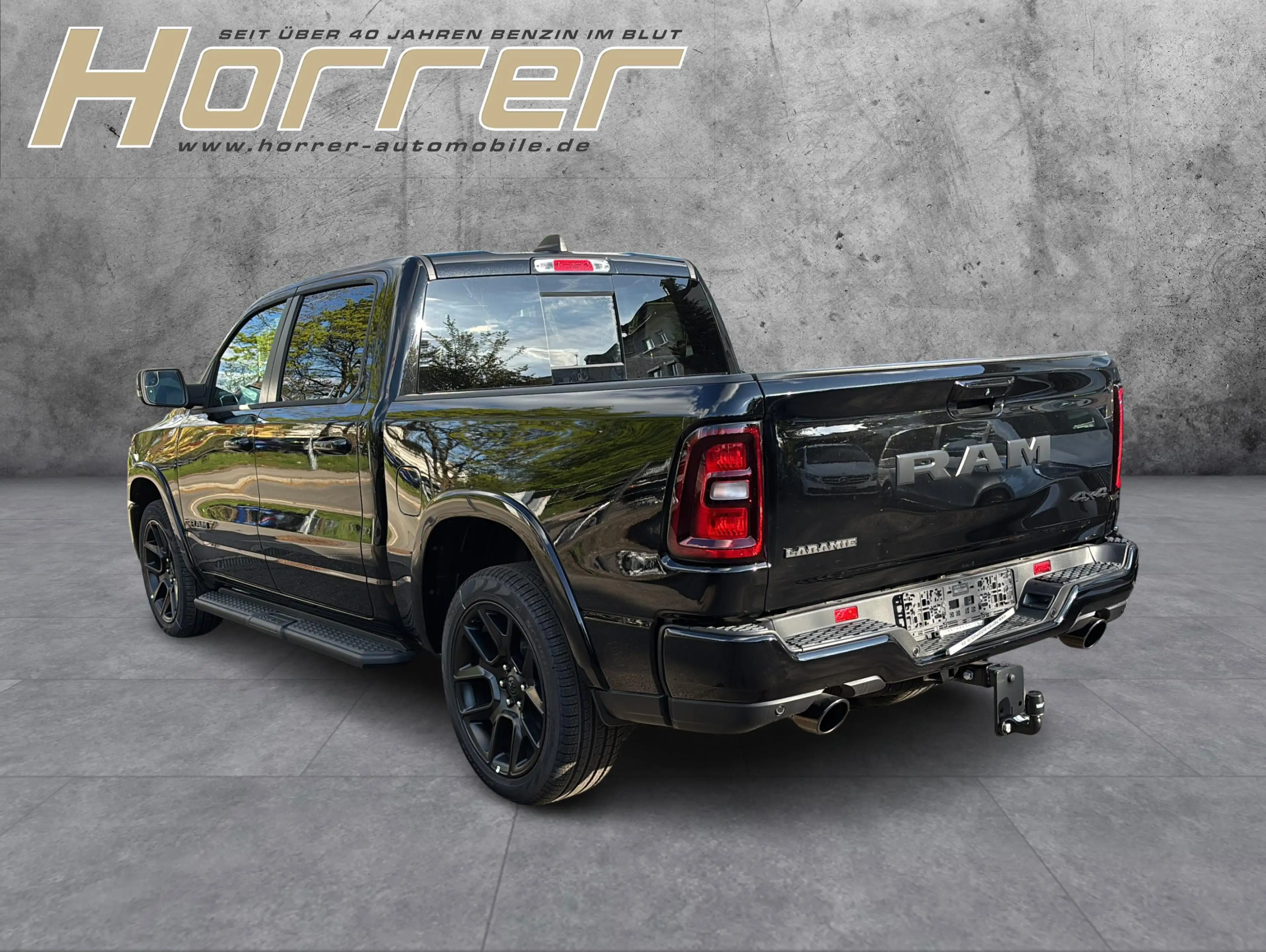 Dodge RAM 1500 3.0L Crew Cab 4x4 Laramie Night LPG — photo 5