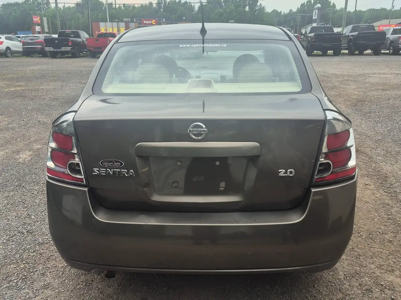 Nissan Sentra снимка Nissan Sentra