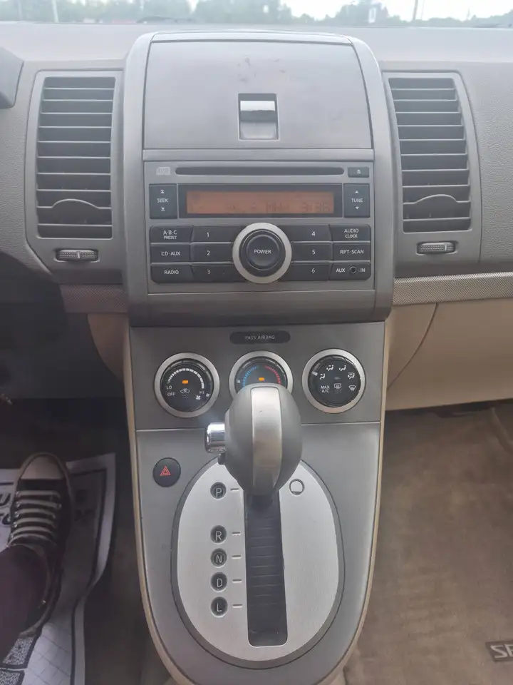 Nissan Sentra снимка Nissan Sentra
