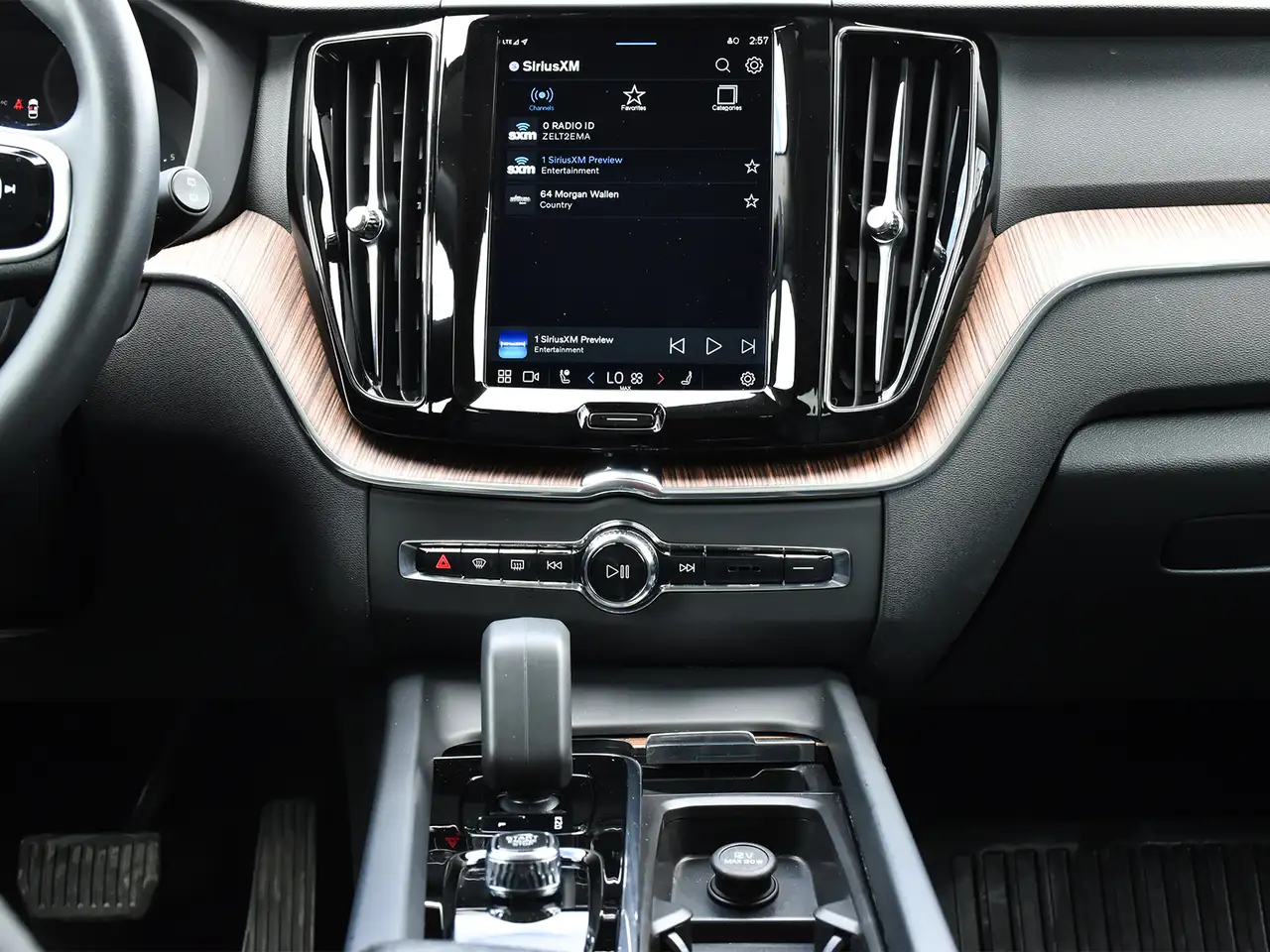 Volvo XC60 снимка Volvo XC60
