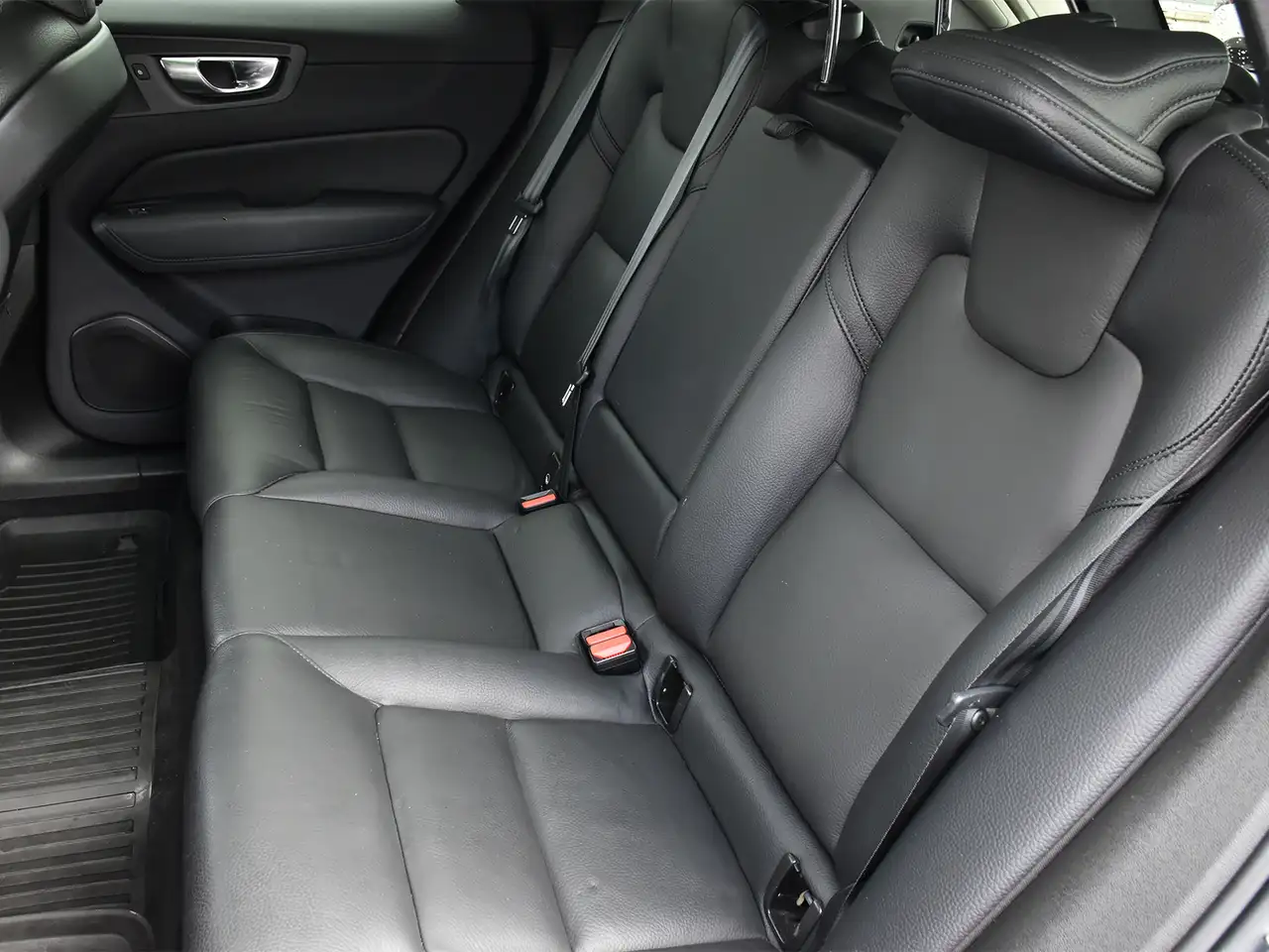 Volvo XC60 снимка Volvo XC60