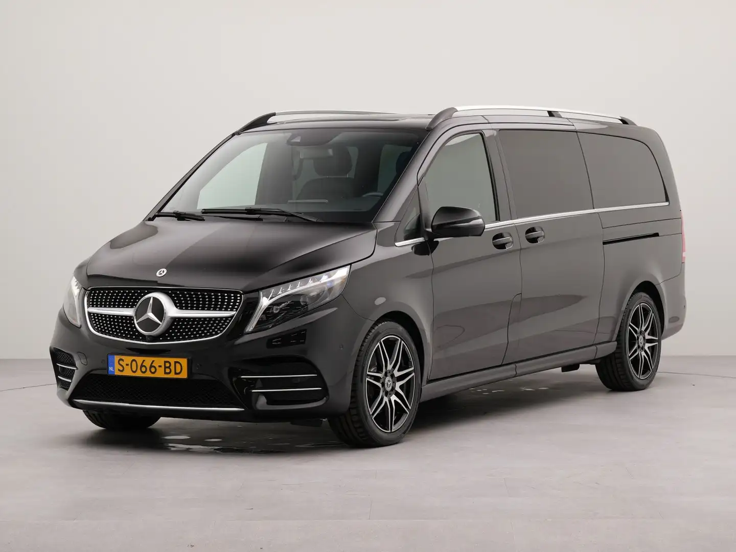 Mercedes-Benz V 300 300d Extra Lang Avantgarde Edition 8 pers Automaat Zwart - 1