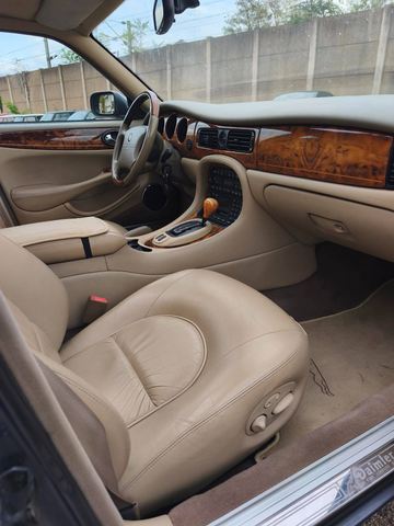 Jaguar Daimler V8 ATMOSPHERIQUE 294 CH