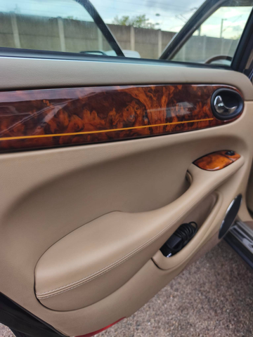 Jaguar Daimler V8 ATMOSPHERIQUE 294 CH