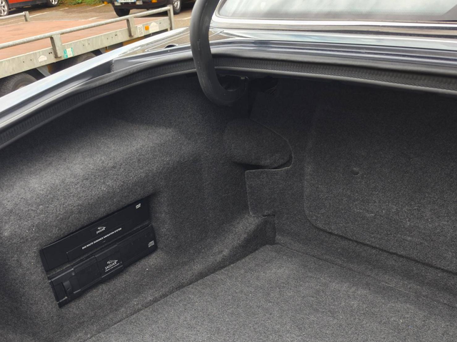 Jaguar Daimler V8 ATMOSPHERIQUE 294 CH
