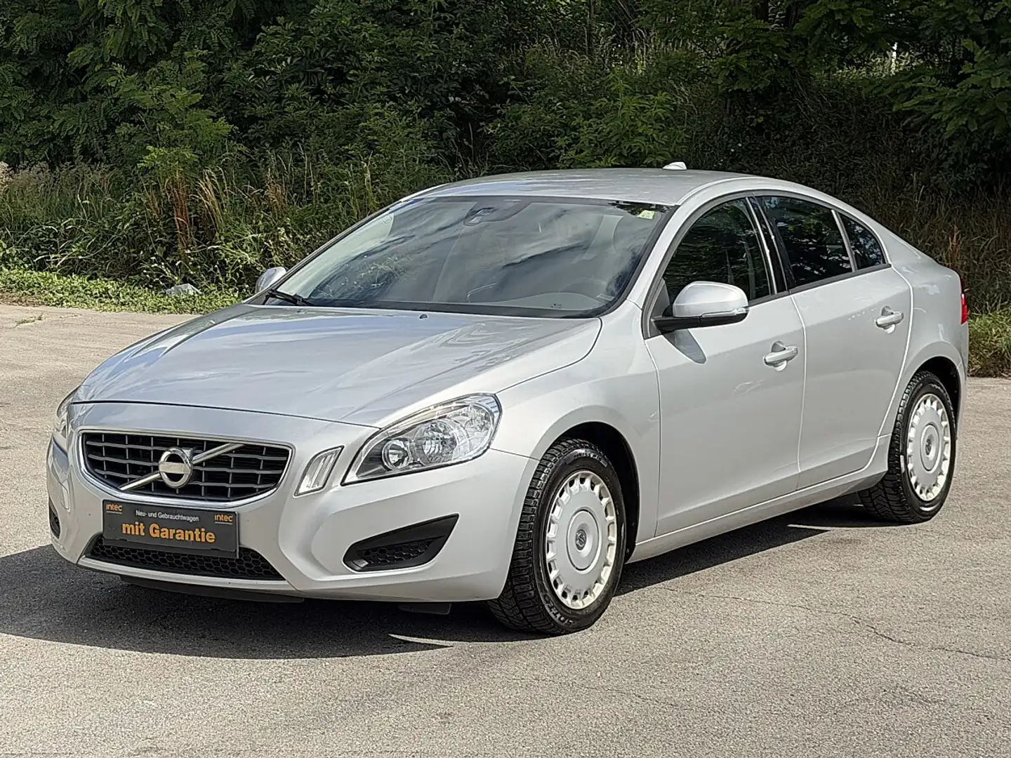 Volvo S60 T3 Kinetic Servicheft lückenlos Pickerl bis 04.... Grau - 2