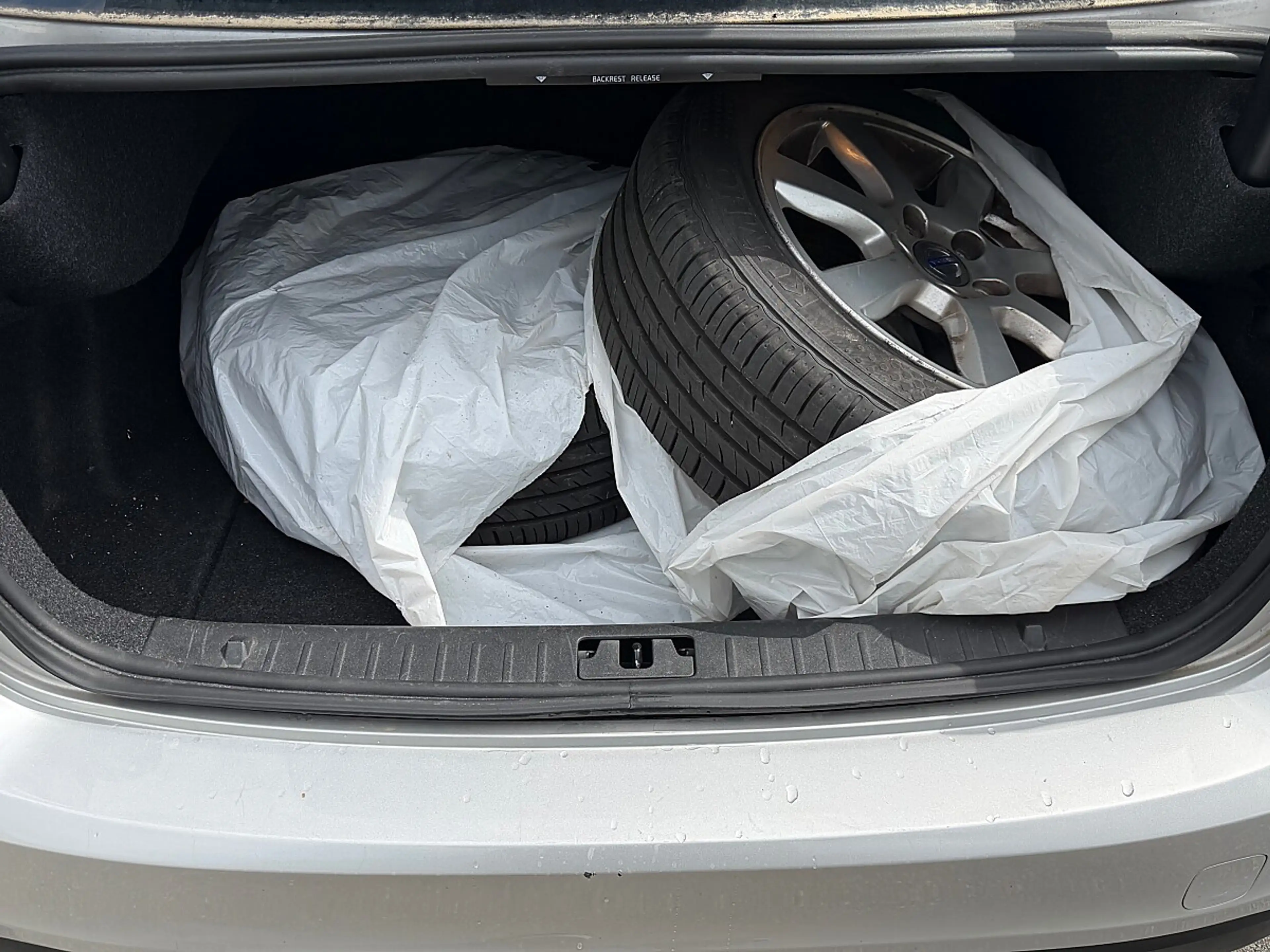 Volvo S60 T3 Kinetic Servicheft lückenlos Pickerl bis 04.... — photo 14