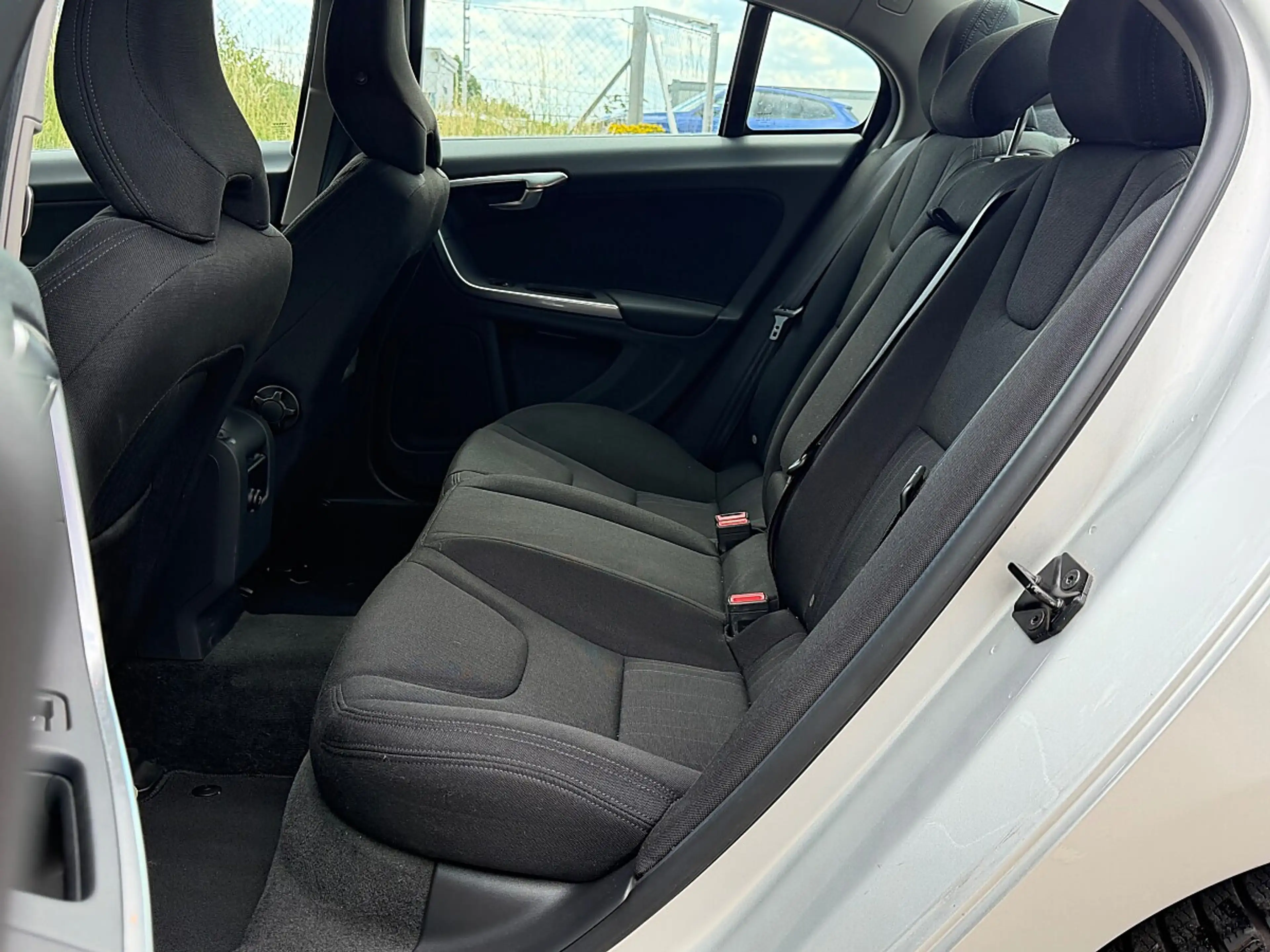 Volvo S60 T3 Kinetic Servicheft lückenlos Pickerl bis 04.... — photo 15