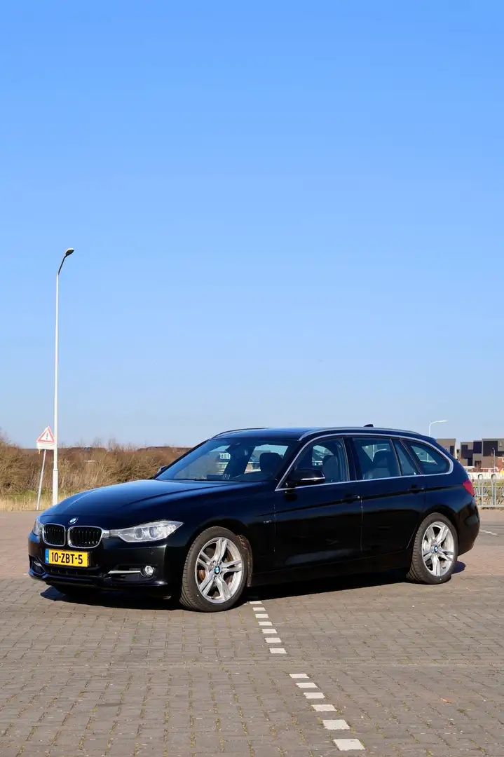 BMW 330 328i High Executive Zwart - 1